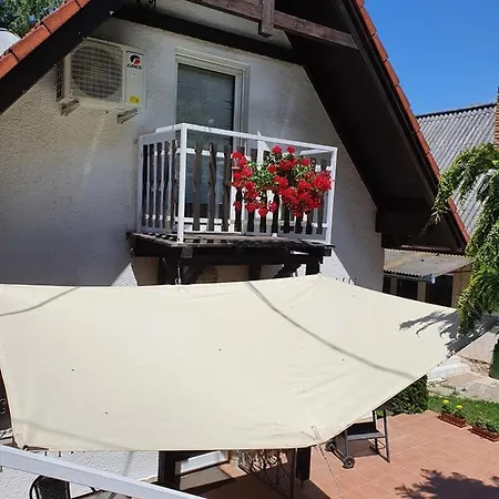 アパート P7-nyaralo マギャーヘフカランド